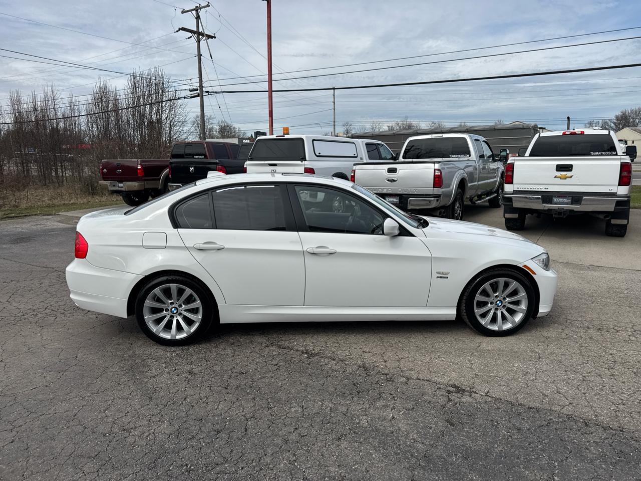 BMW 3 Series 4dr Sdn 328i xDrive AWD SULEV South Africa 2011