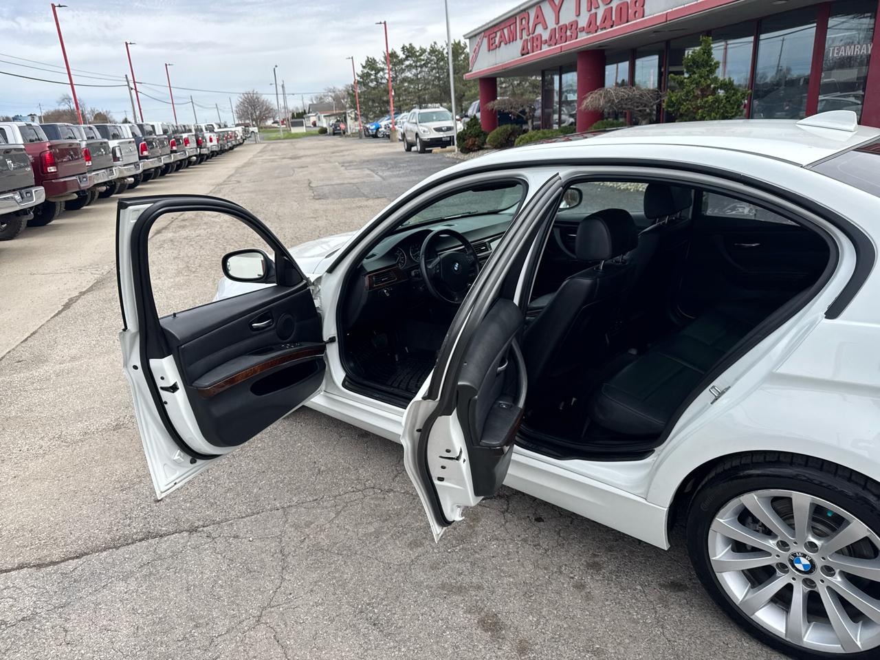 BMW 3 Series 4dr Sdn 328i xDrive AWD SULEV South Africa 2011