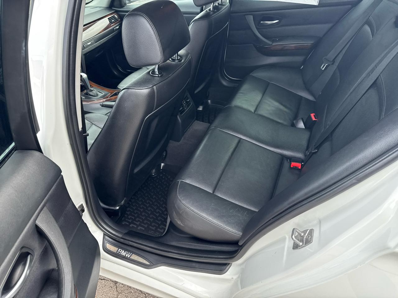 BMW 3 Series 4dr Sdn 328i xDrive AWD SULEV South Africa 2011