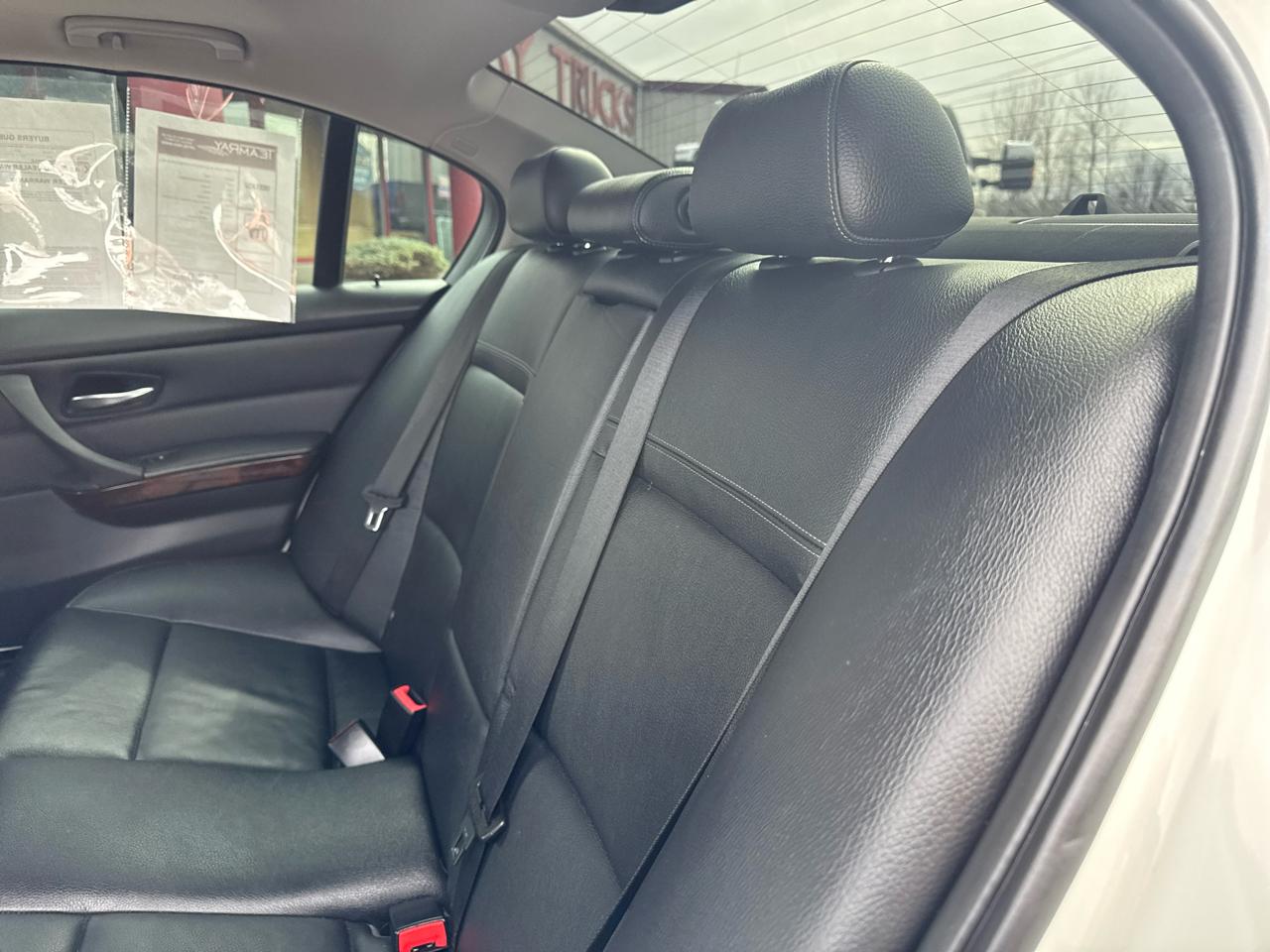 BMW 3 Series 4dr Sdn 328i xDrive AWD SULEV South Africa 2011