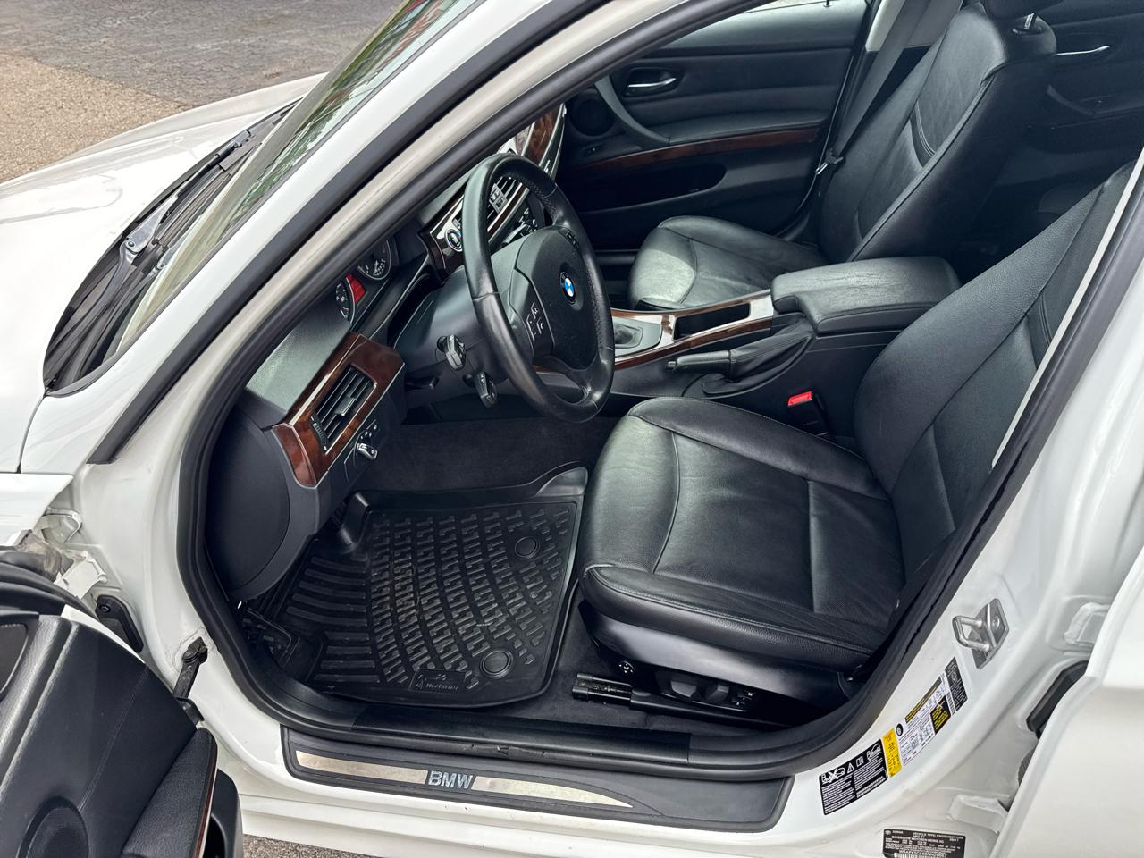 BMW 3 Series 4dr Sdn 328i xDrive AWD SULEV South Africa 2011