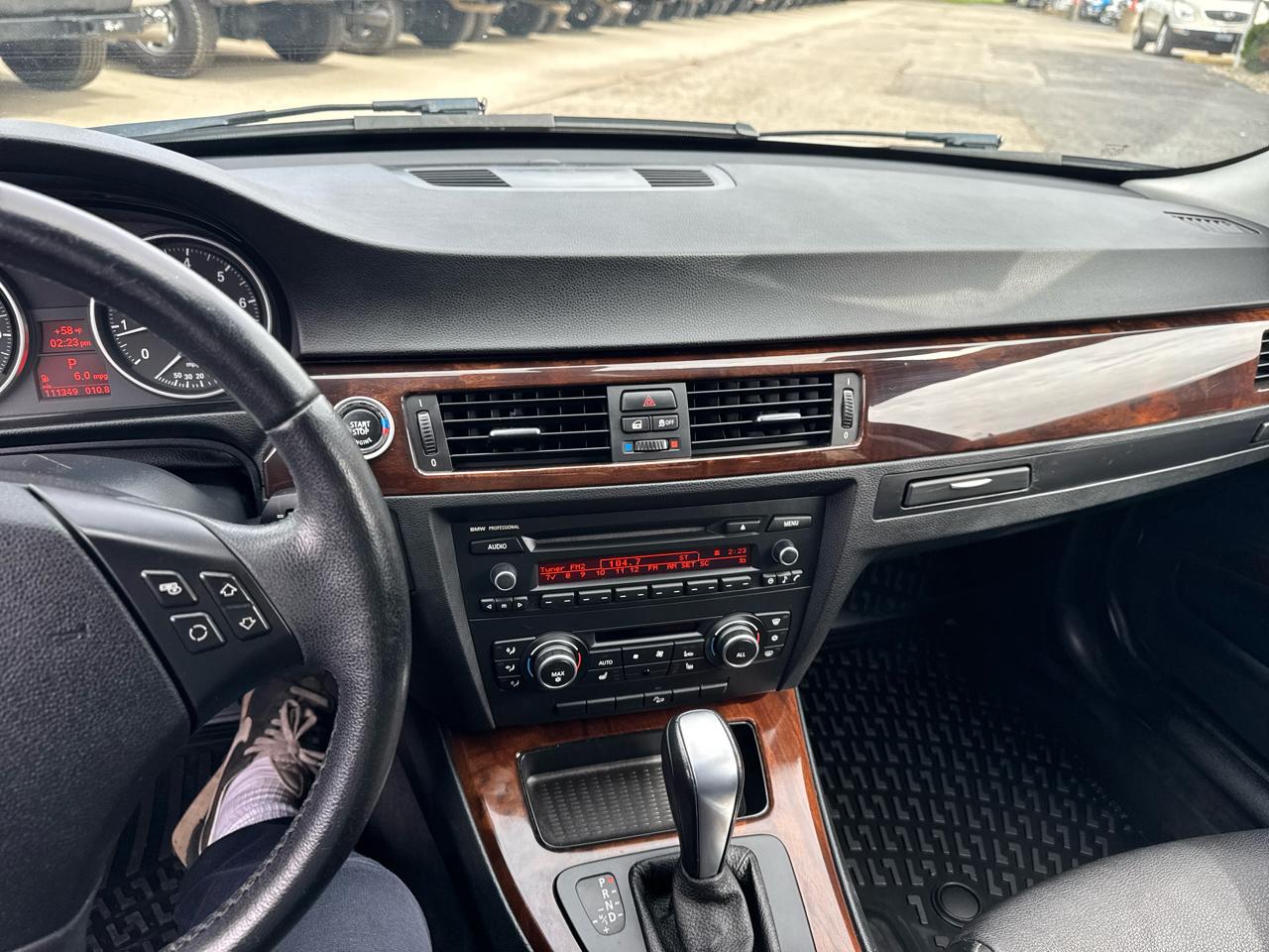 BMW 3 Series 4dr Sdn 328i xDrive AWD SULEV South Africa 2011