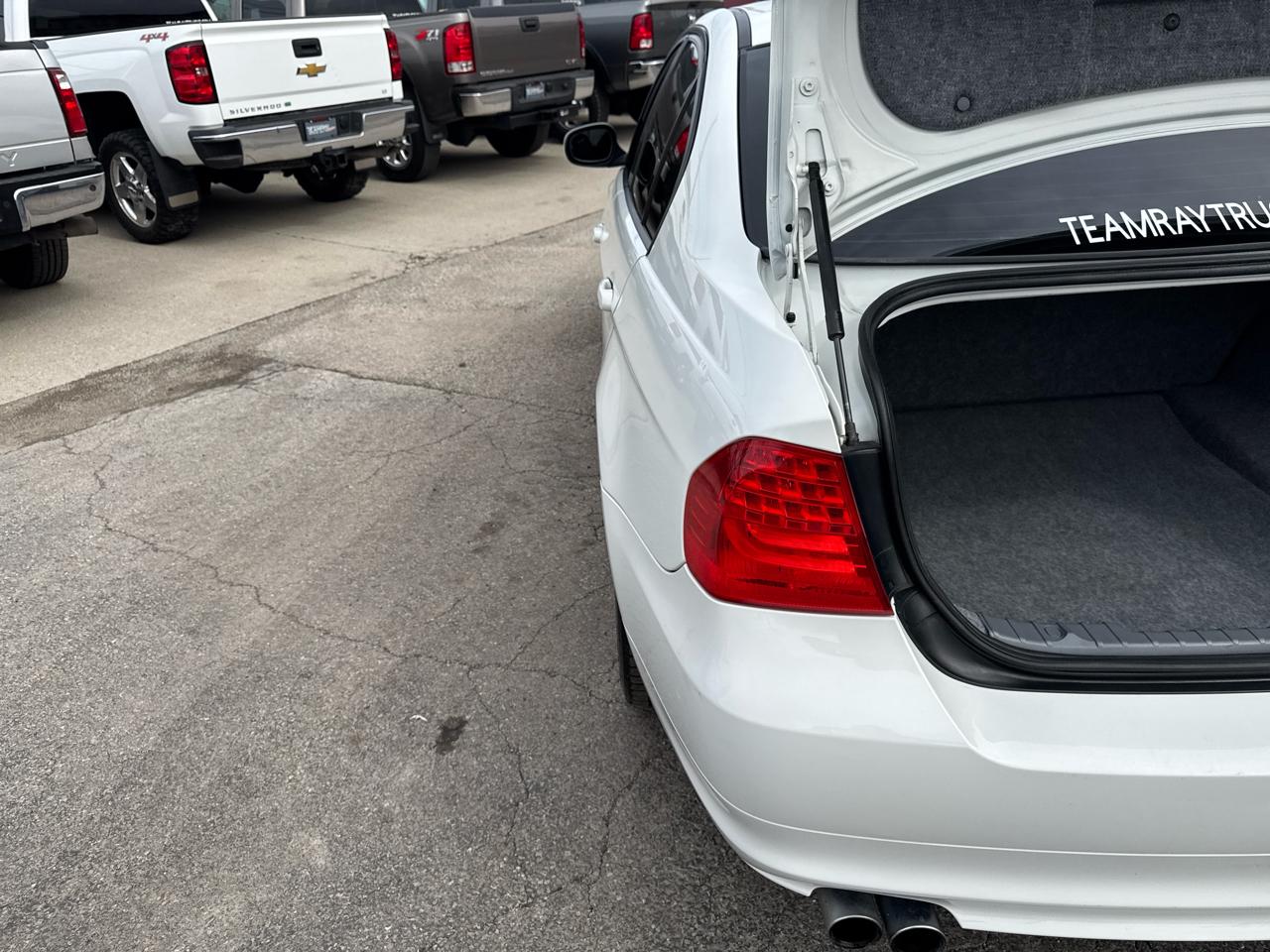 BMW 3 Series 4dr Sdn 328i xDrive AWD SULEV South Africa 2011