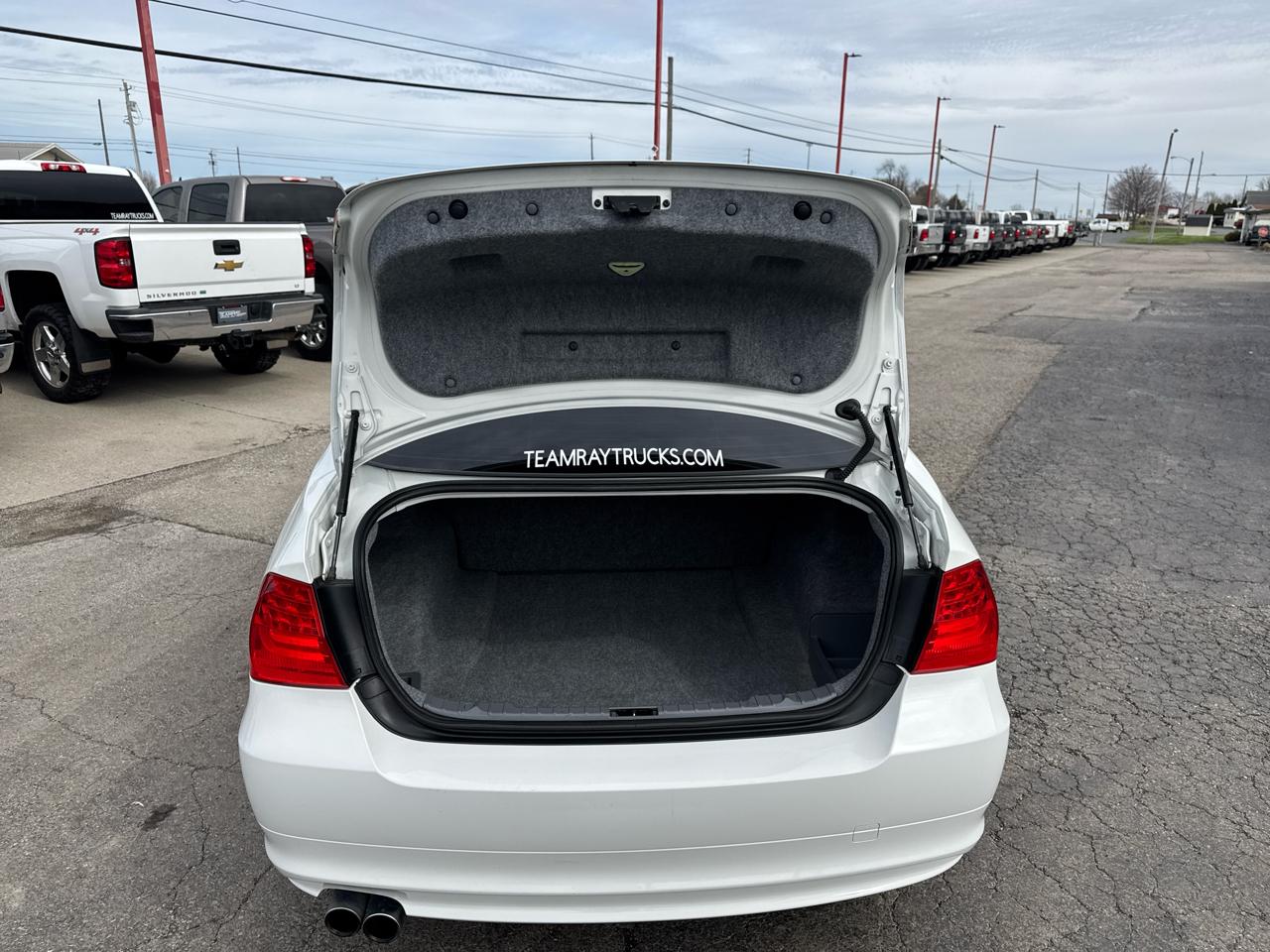 BMW 3 Series 4dr Sdn 328i xDrive AWD SULEV South Africa 2011