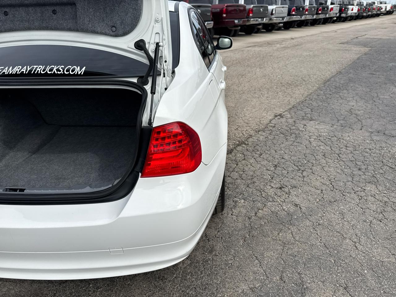 BMW 3 Series 4dr Sdn 328i xDrive AWD SULEV South Africa 2011