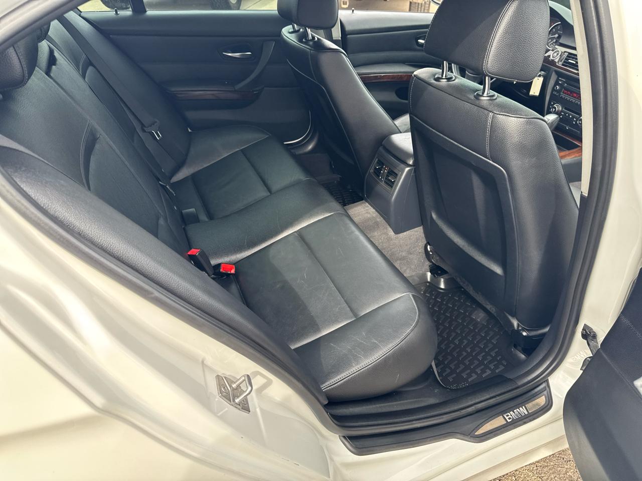 BMW 3 Series 4dr Sdn 328i xDrive AWD SULEV South Africa 2011