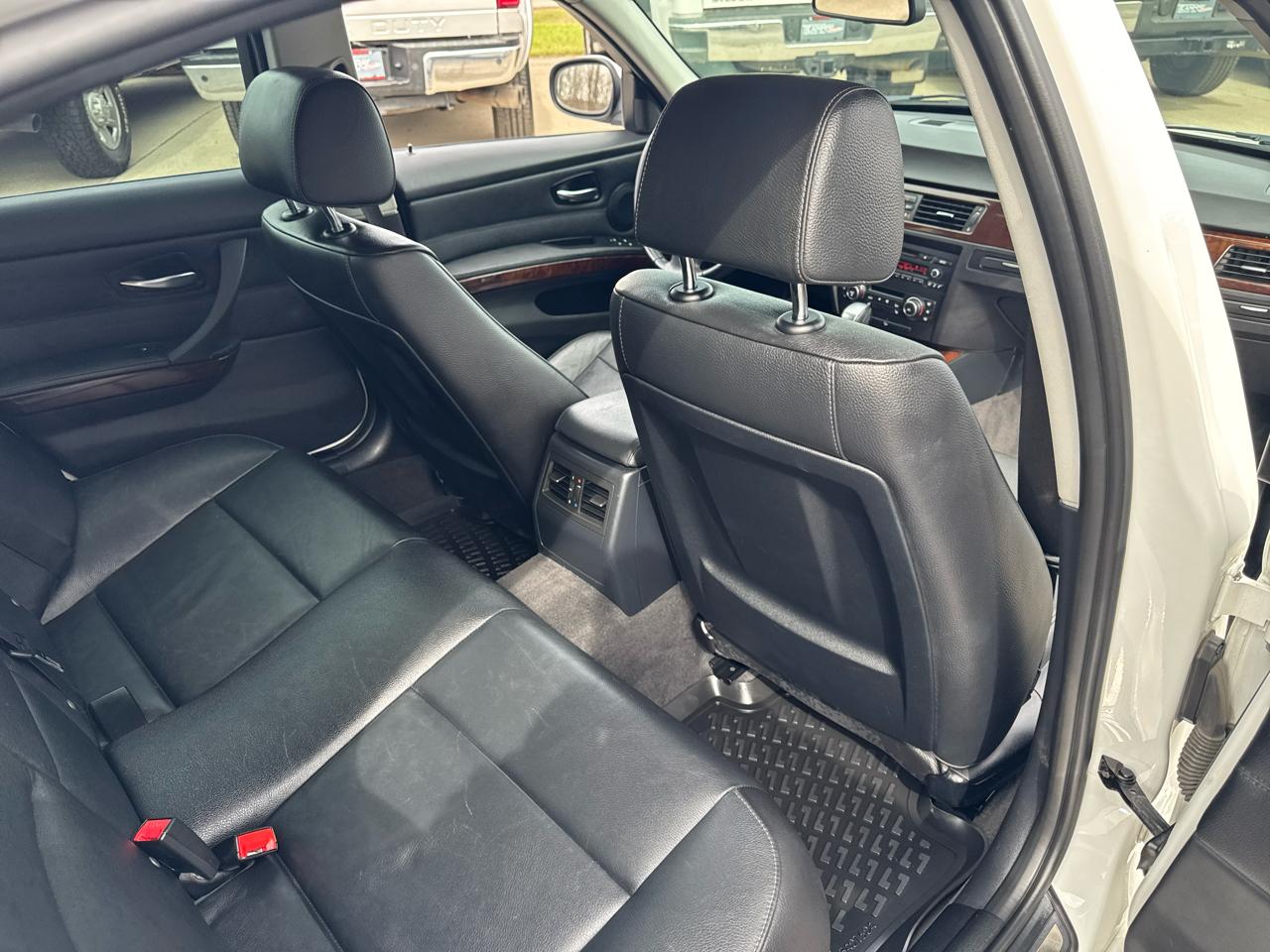 BMW 3 Series 4dr Sdn 328i xDrive AWD SULEV South Africa 2011