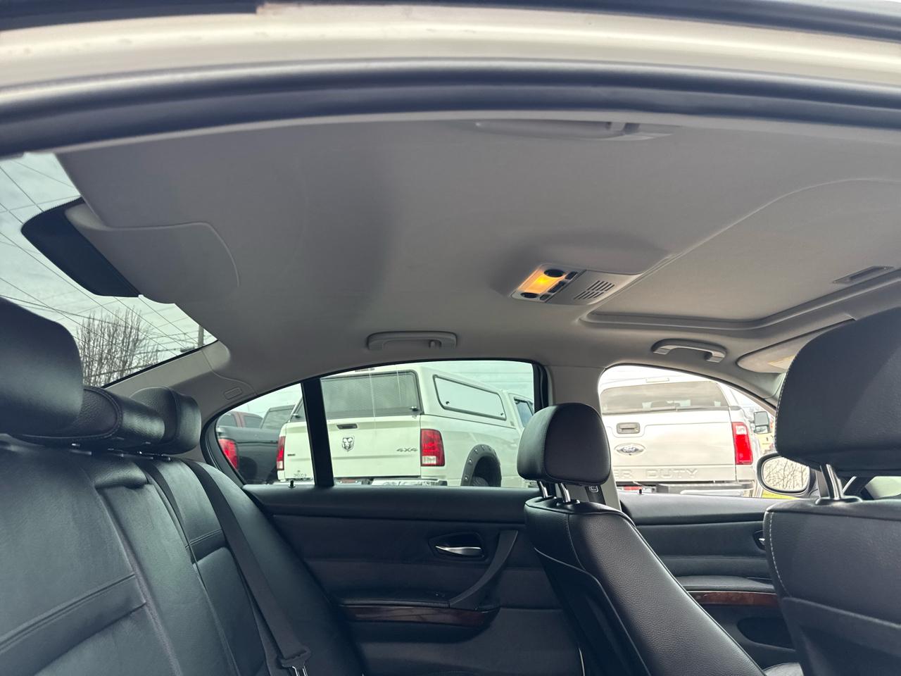 BMW 3 Series 4dr Sdn 328i xDrive AWD SULEV South Africa 2011