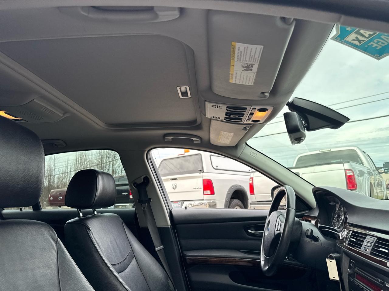 BMW 3 Series 4dr Sdn 328i xDrive AWD SULEV South Africa 2011