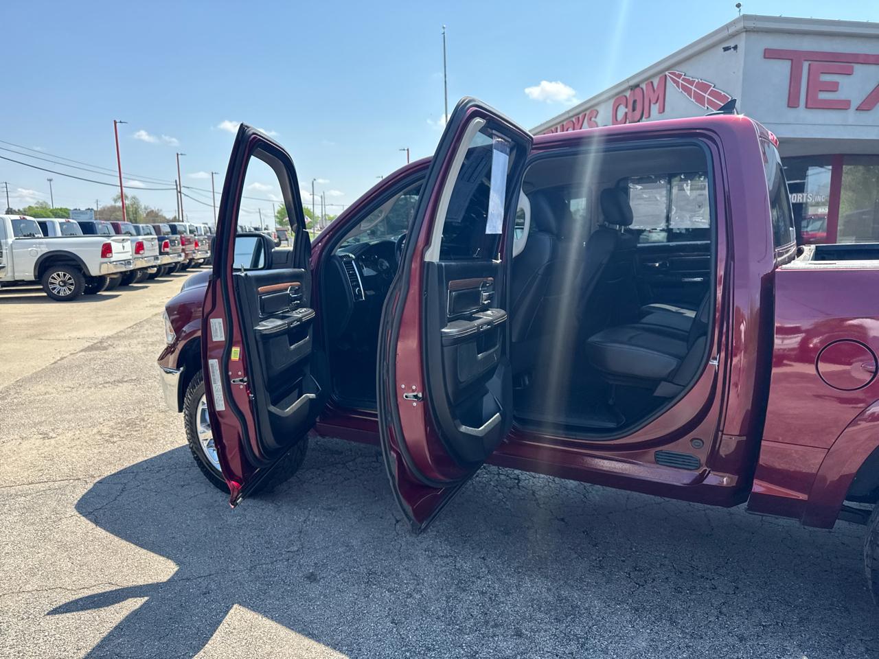 RAM 1500 Laramie 4x4 Crew Cab 5'7" Box 2017