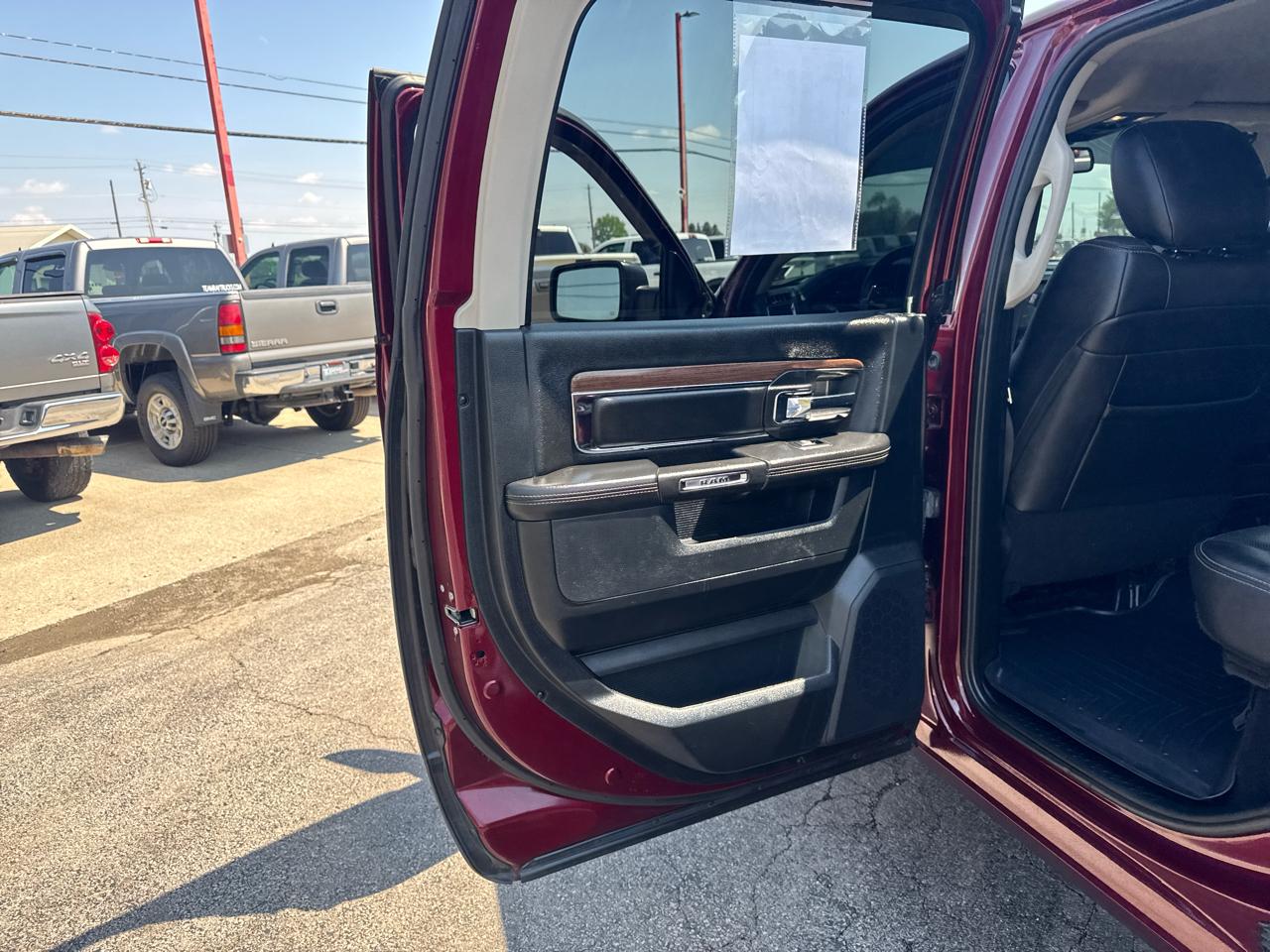 RAM 1500 Laramie 4x4 Crew Cab 5'7" Box 2017