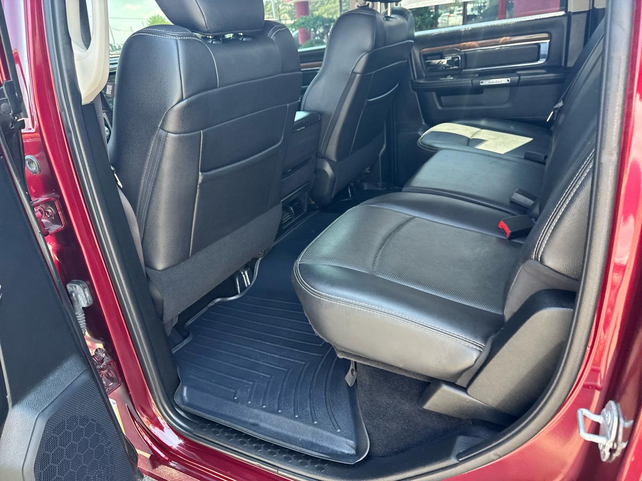 RAM 1500 Laramie 4x4 Crew Cab 5'7" Box 2017