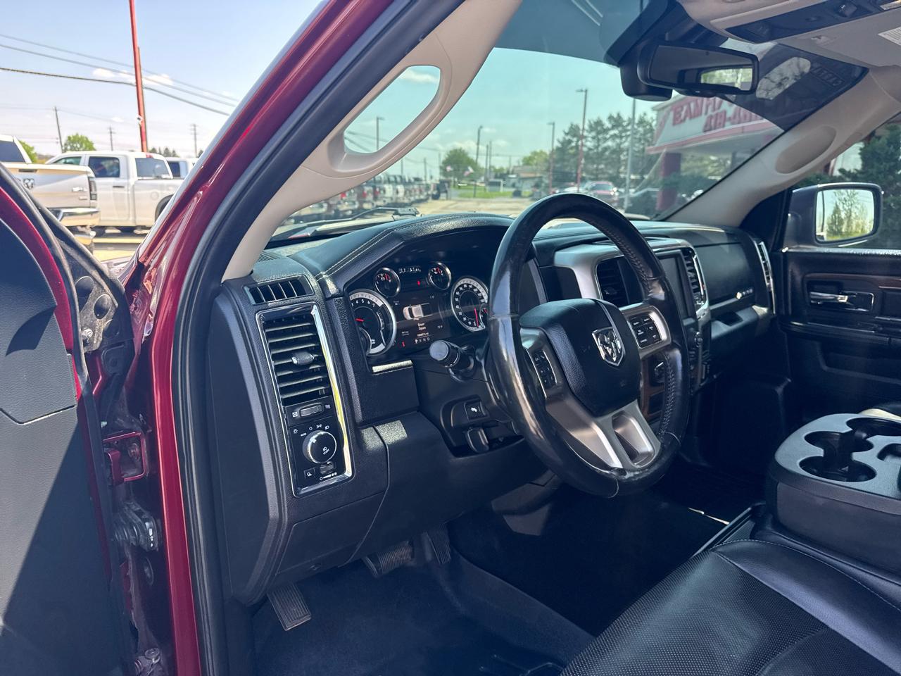 RAM 1500 Laramie 4x4 Crew Cab 5'7" Box 2017