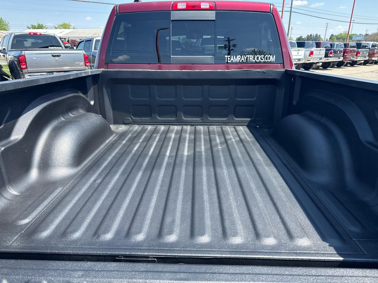 RAM 1500 Laramie 4x4 Crew Cab 5'7" Box 2017