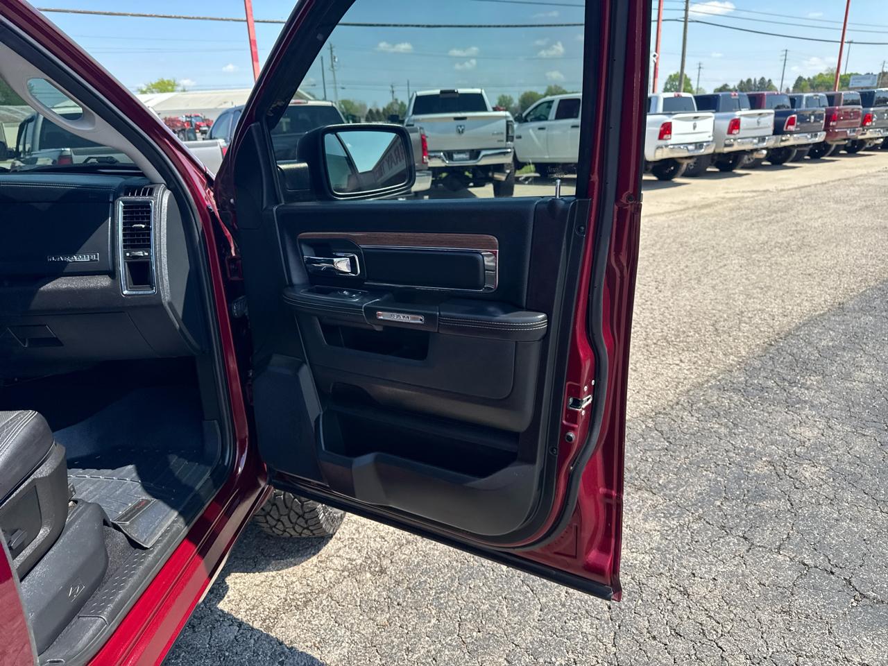 RAM 1500 Laramie 4x4 Crew Cab 5'7" Box 2017