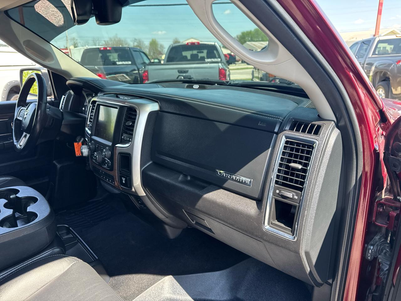 RAM 1500 Laramie 4x4 Crew Cab 5'7" Box 2017