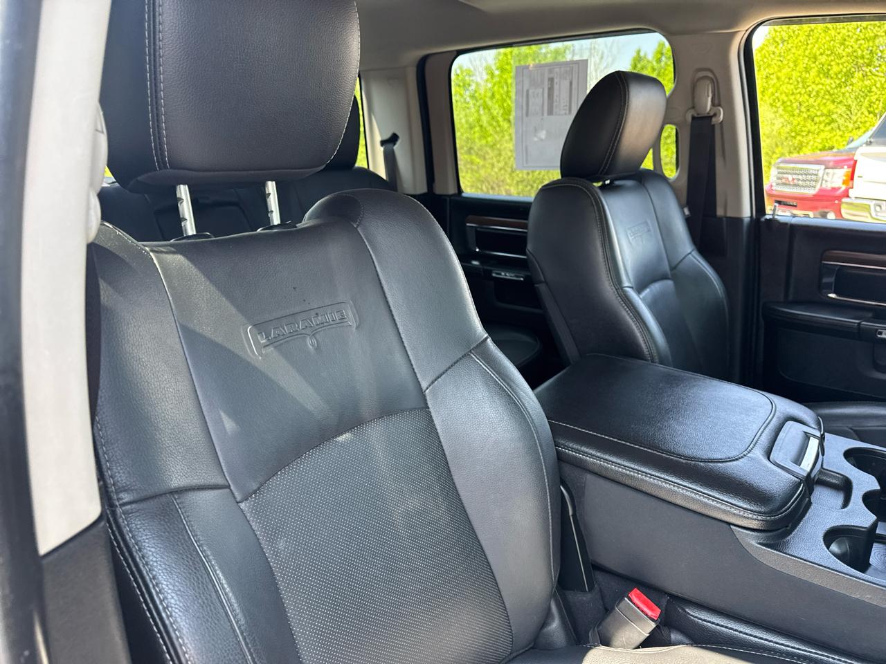 RAM 1500 Laramie 4x4 Crew Cab 5'7" Box 2017