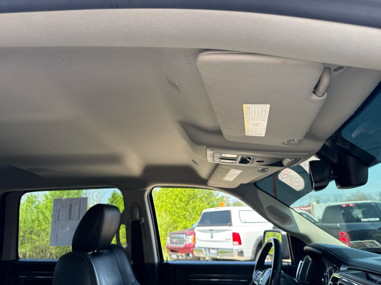 RAM 1500 Laramie 4x4 Crew Cab 5'7" Box 2017