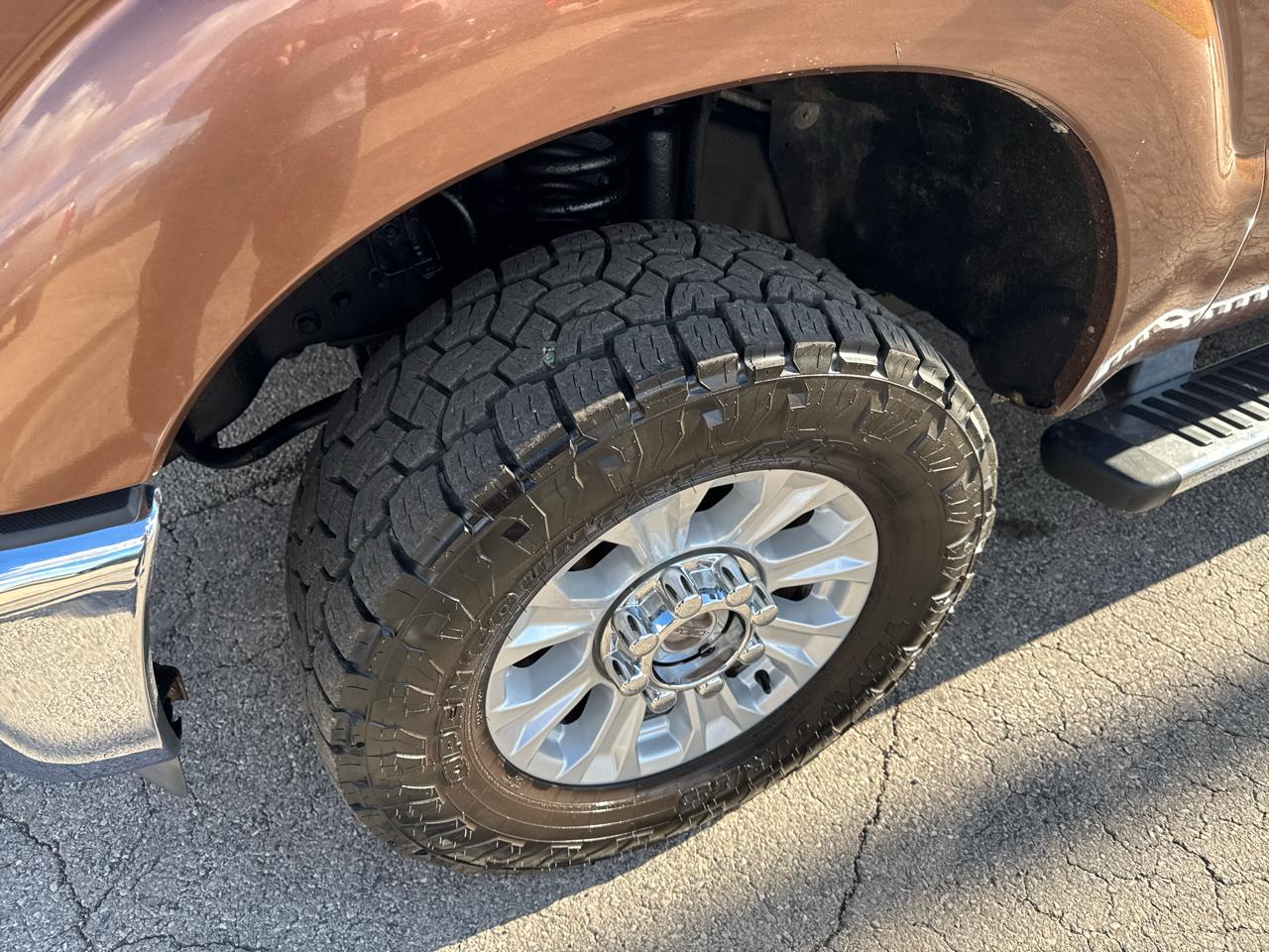 Ford Super Duty F-250 SRW 4WD Crew Cab 156" Lariat 2011