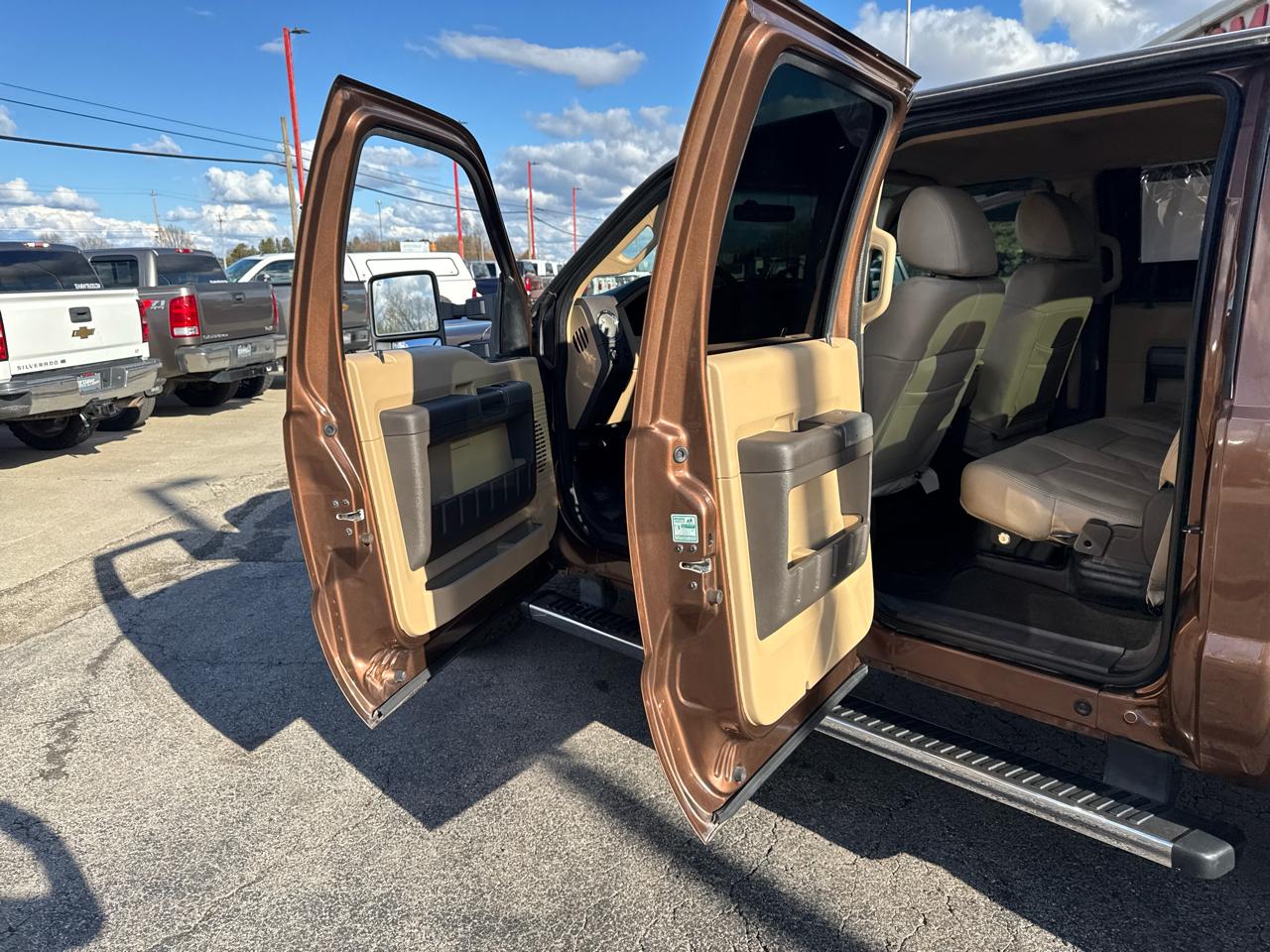 Ford Super Duty F-250 SRW 4WD Crew Cab 156" Lariat 2011