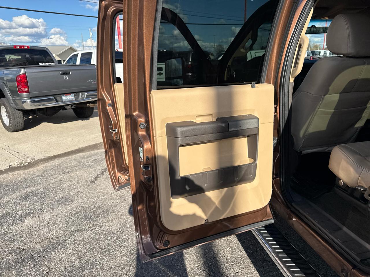 Ford Super Duty F-250 SRW 4WD Crew Cab 156" Lariat 2011