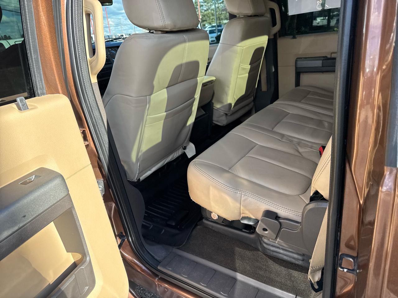 Ford Super Duty F-250 SRW 4WD Crew Cab 156" Lariat 2011