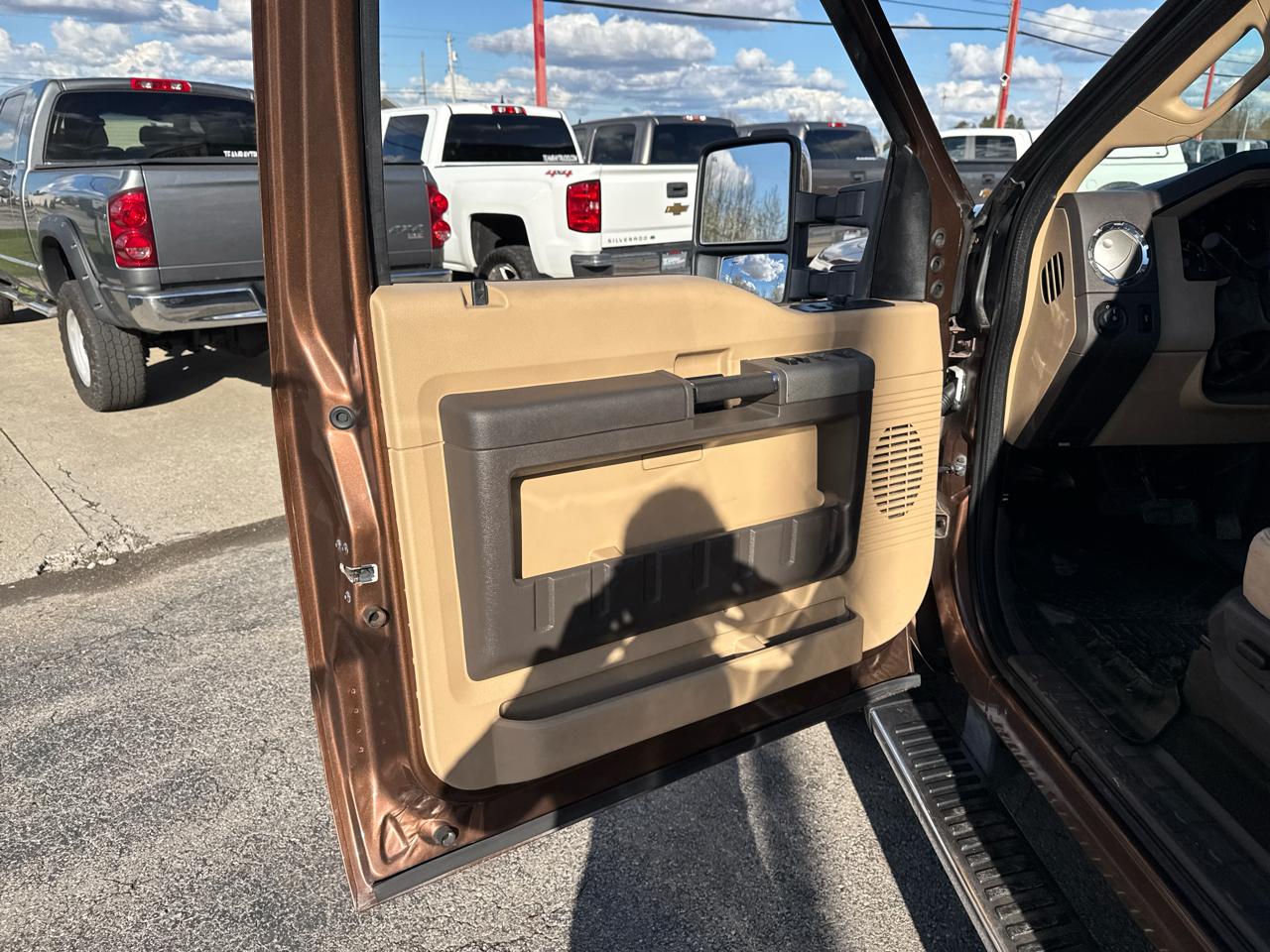 Ford Super Duty F-250 SRW 4WD Crew Cab 156" Lariat 2011