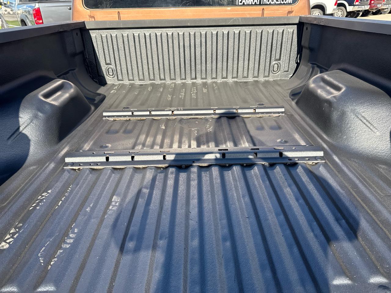 Ford Super Duty F-250 SRW 4WD Crew Cab 156" Lariat 2011