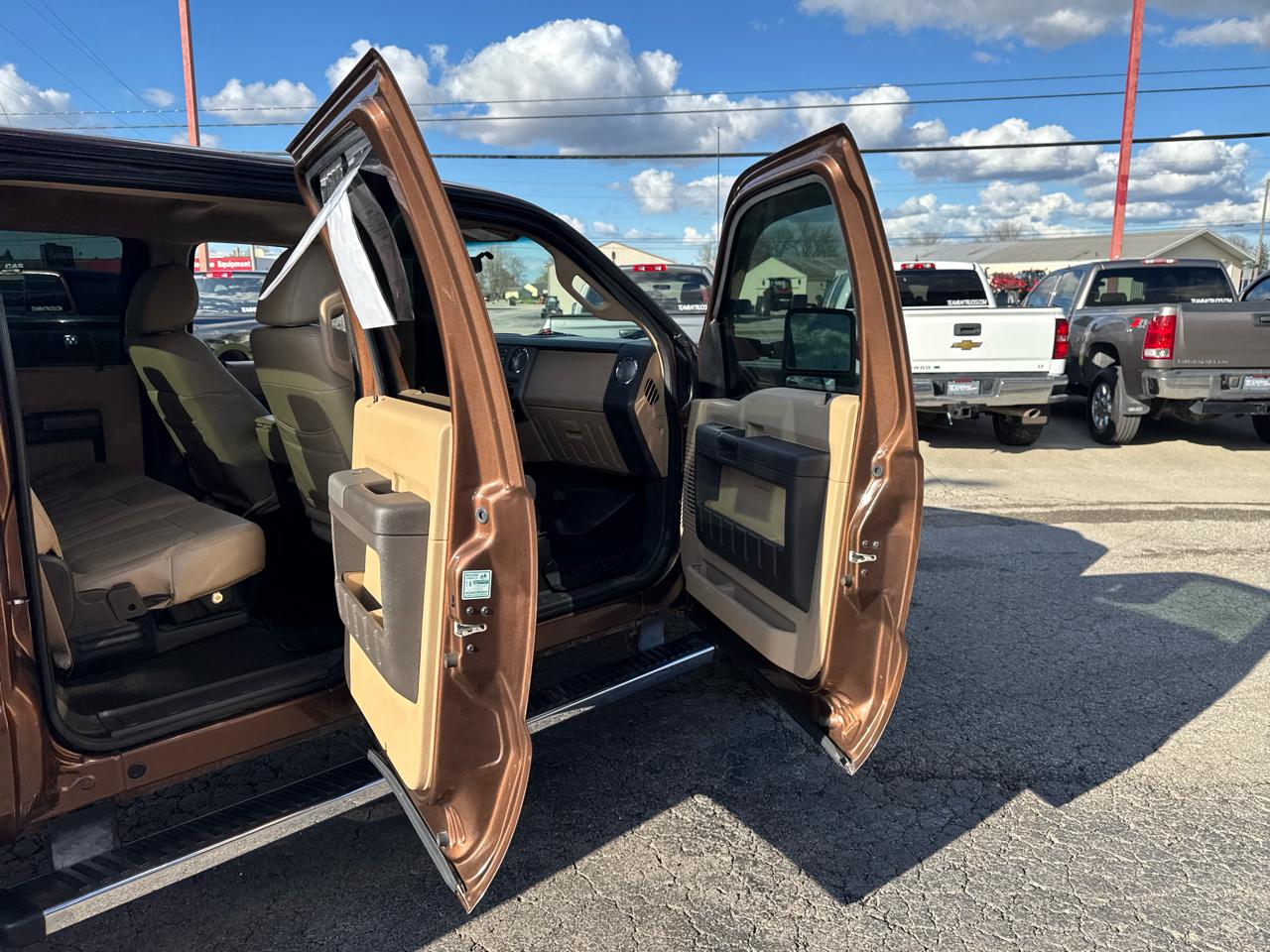 Ford Super Duty F-250 SRW 4WD Crew Cab 156" Lariat 2011