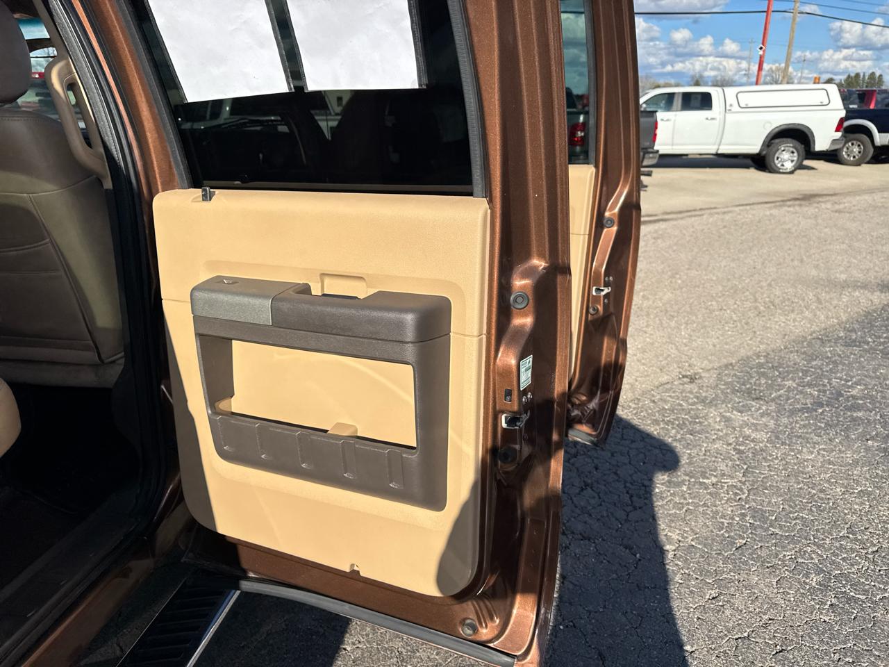 Ford Super Duty F-250 SRW 4WD Crew Cab 156" Lariat 2011