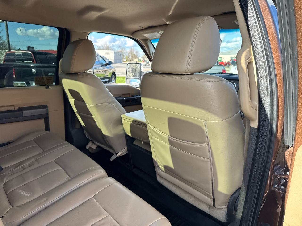 Ford Super Duty F-250 SRW 4WD Crew Cab 156" Lariat 2011