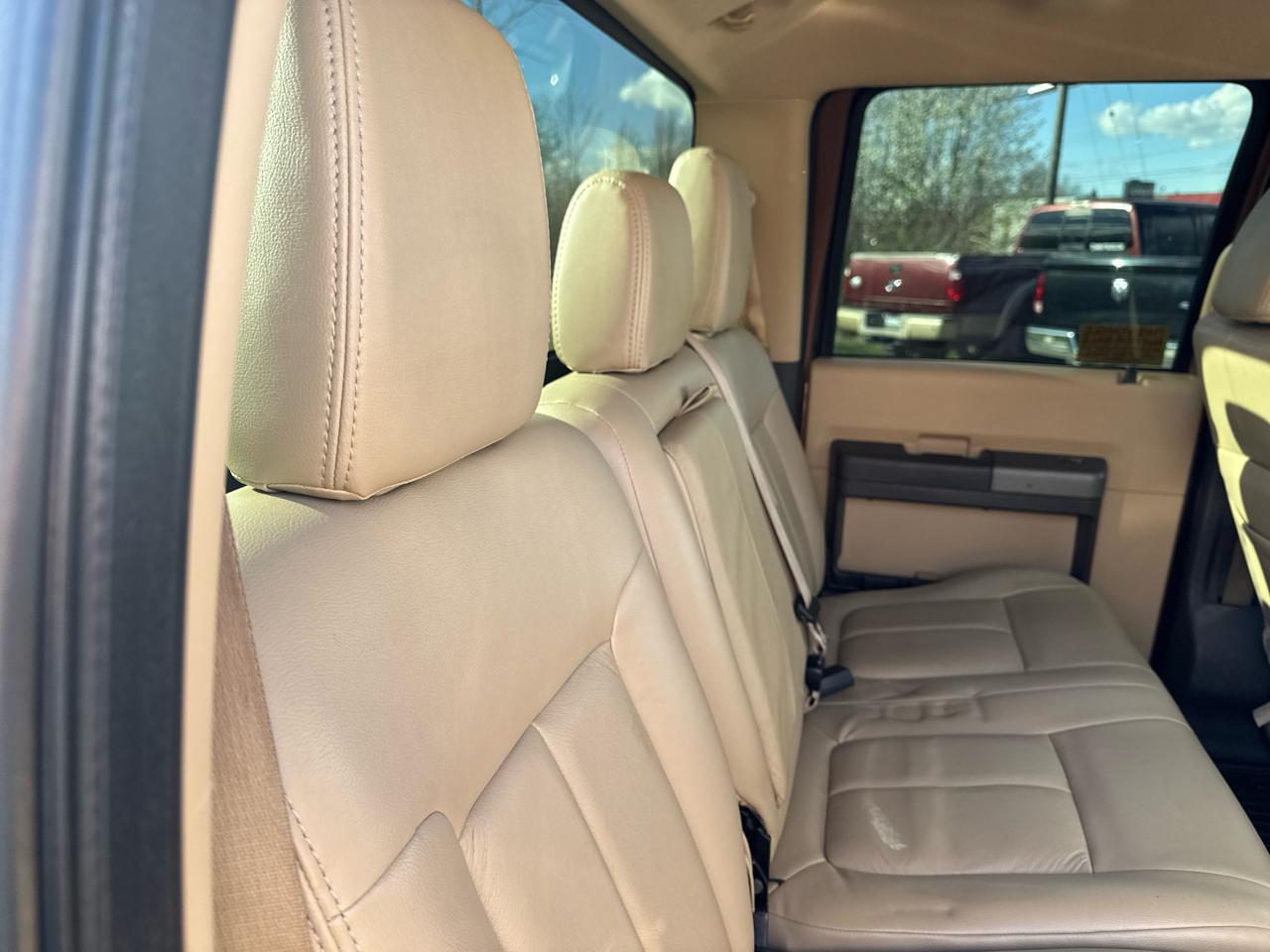 Ford Super Duty F-250 SRW 4WD Crew Cab 156" Lariat 2011