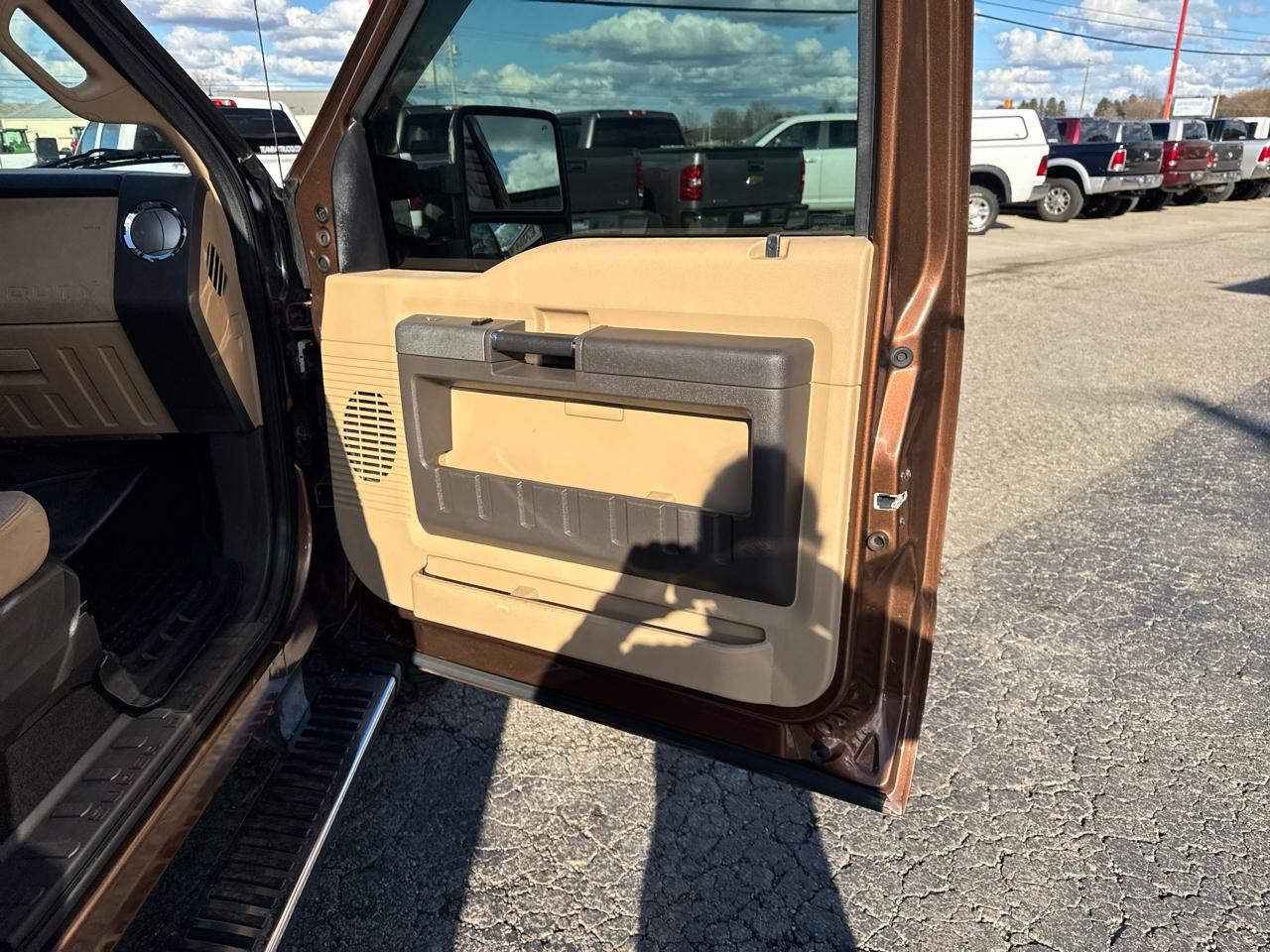 Ford Super Duty F-250 SRW 4WD Crew Cab 156" Lariat 2011