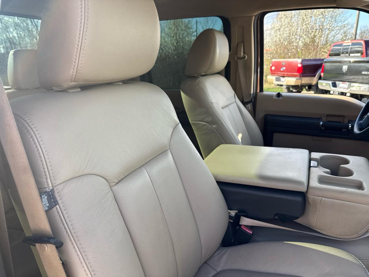 Ford Super Duty F-250 SRW 4WD Crew Cab 156" Lariat 2011