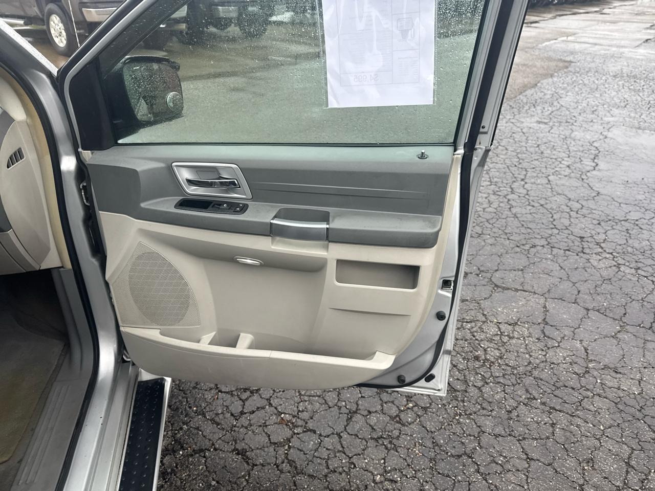 Chrysler Town & Country 4dr Wgn Touring 2008