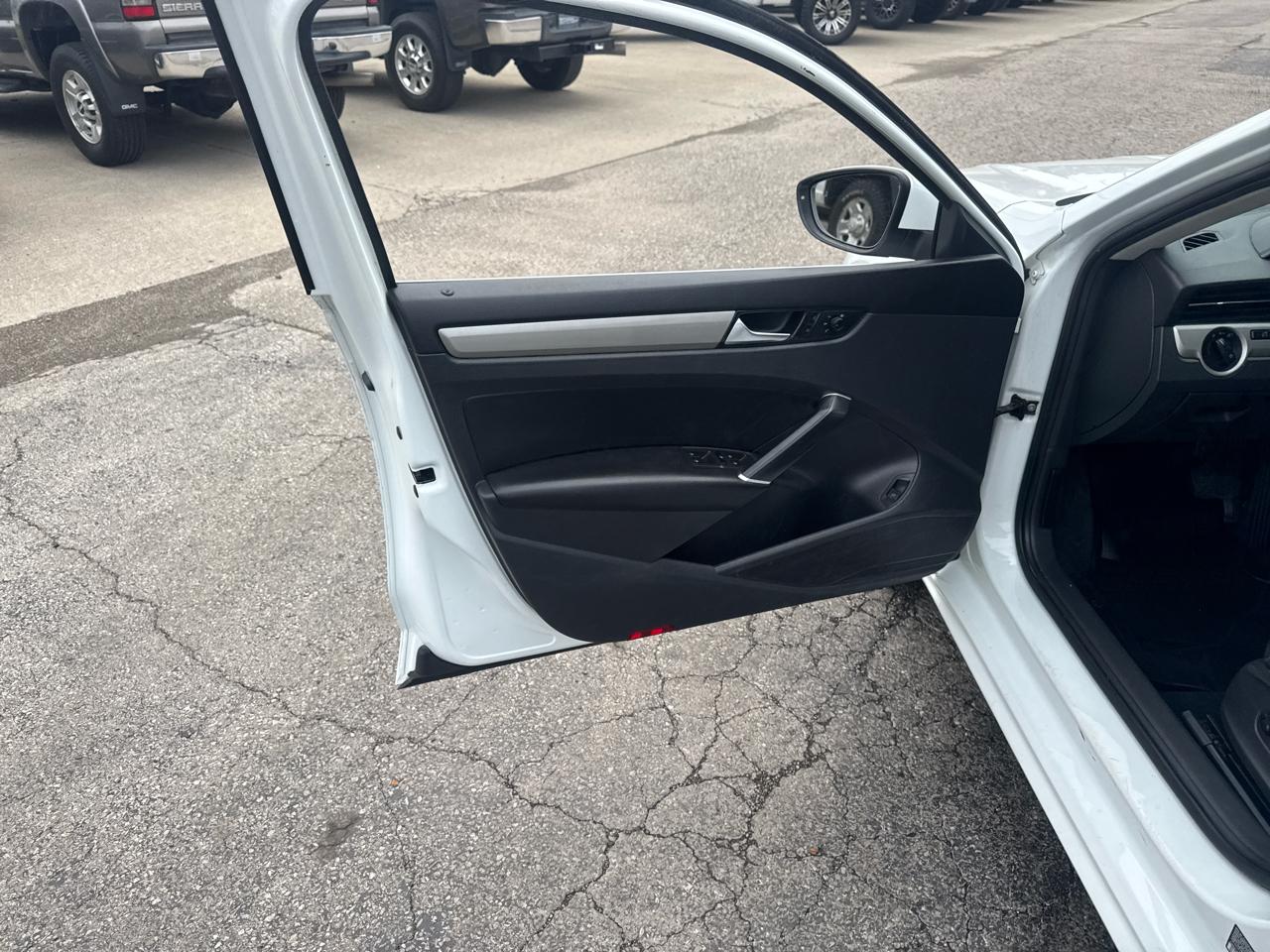 Volkswagen Passat 2.0T SE Auto 2021