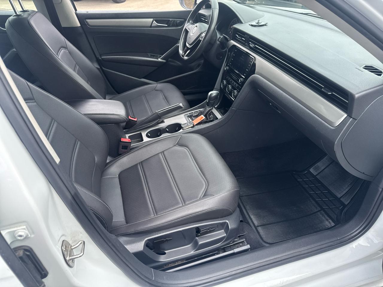 Volkswagen Passat 2.0T SE Auto 2021