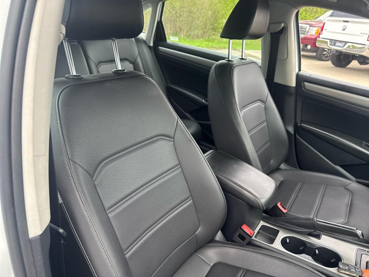 Volkswagen Passat 2.0T SE Auto 2021