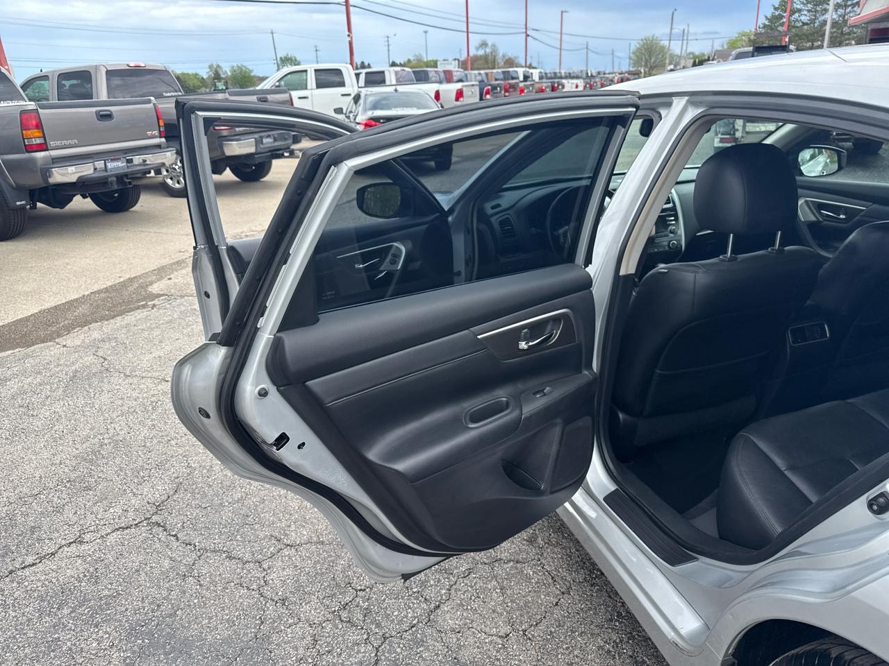 Nissan Altima 4dr Sdn I4 2.5 SL 2013