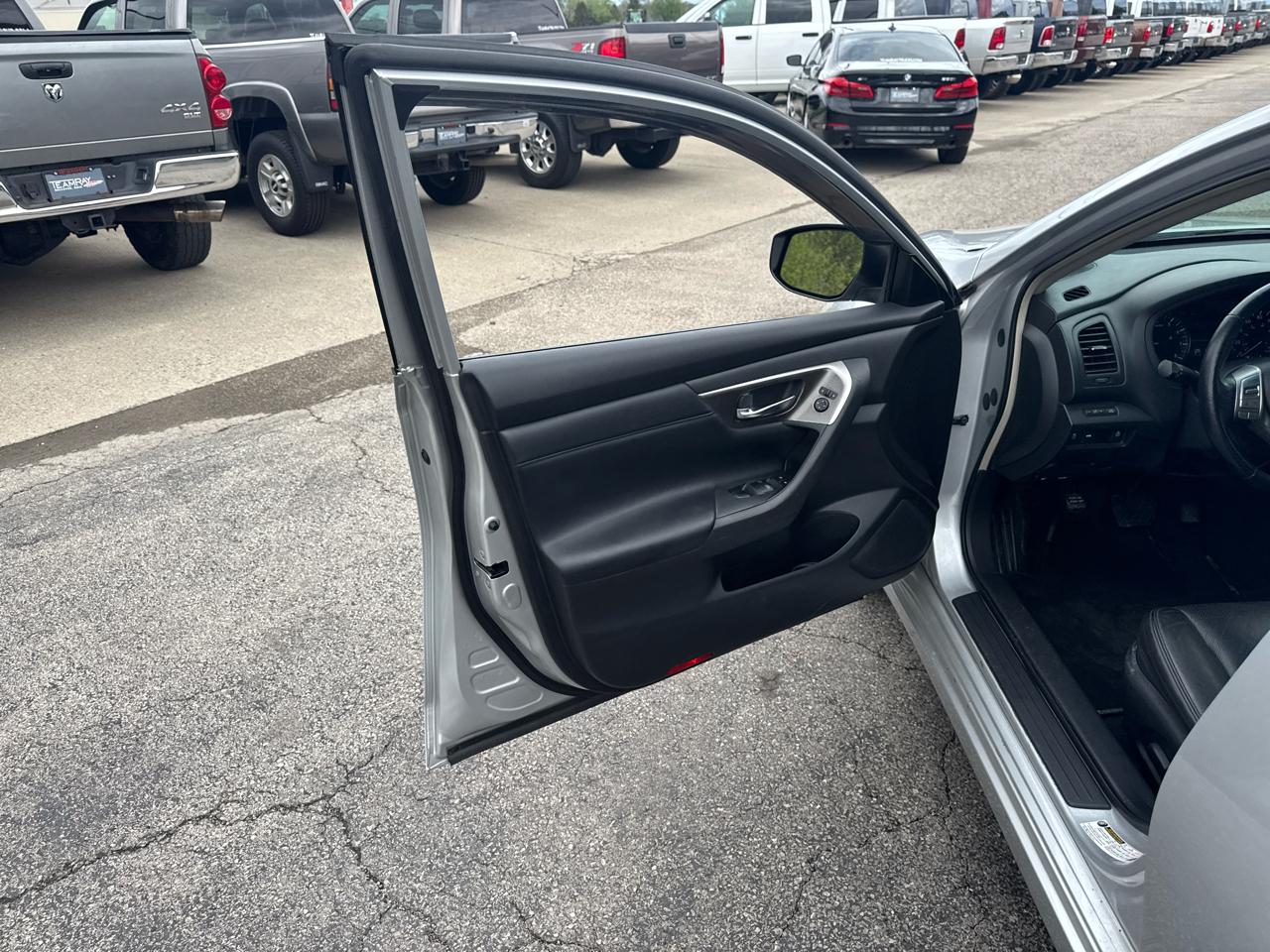 Nissan Altima 4dr Sdn I4 2.5 SL 2013