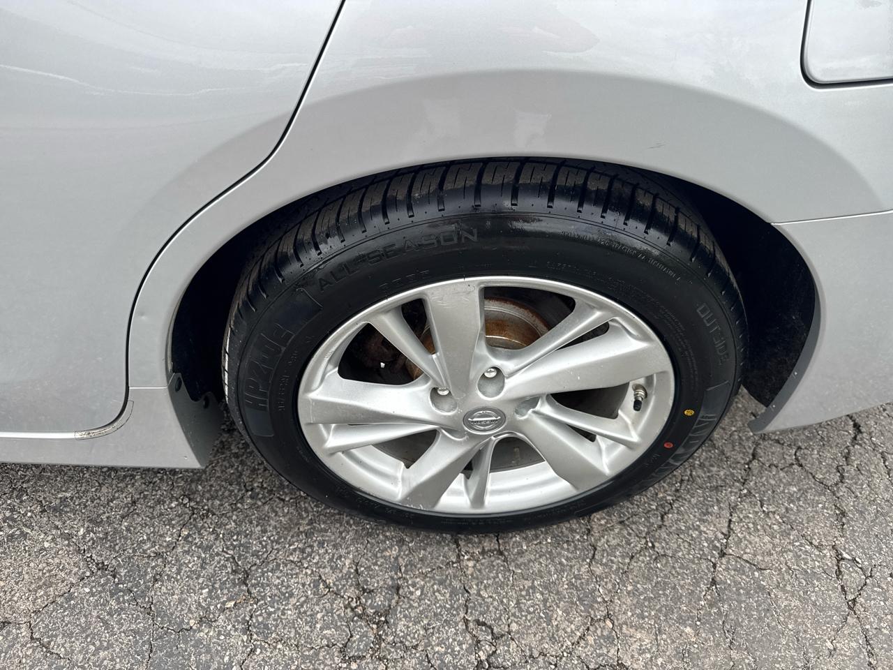 Nissan Altima 4dr Sdn I4 2.5 SL 2013