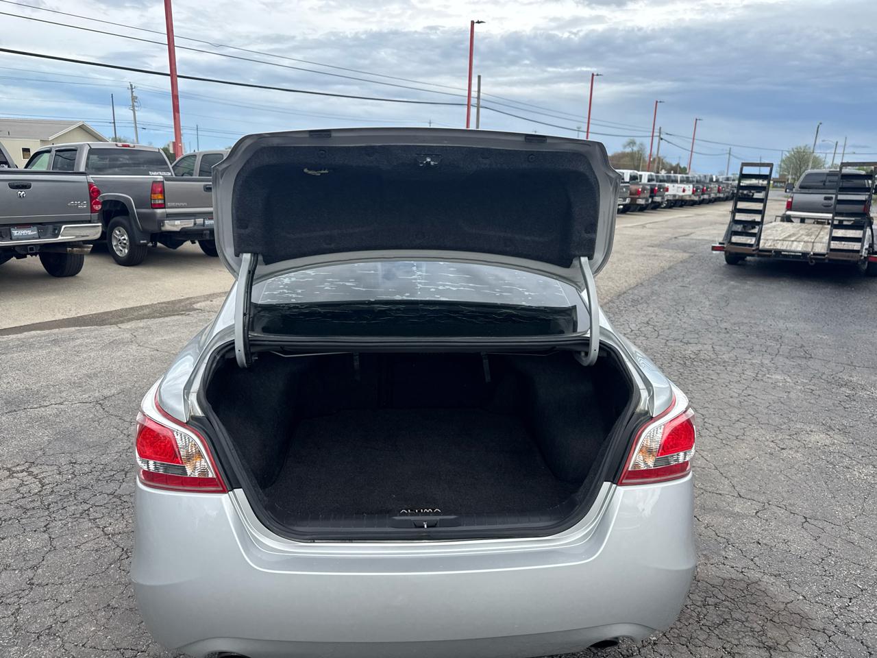 Nissan Altima 4dr Sdn I4 2.5 SL 2013