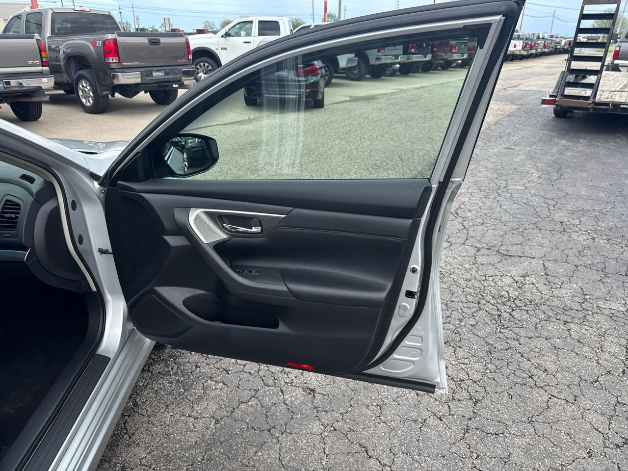 Nissan Altima 4dr Sdn I4 2.5 SL 2013