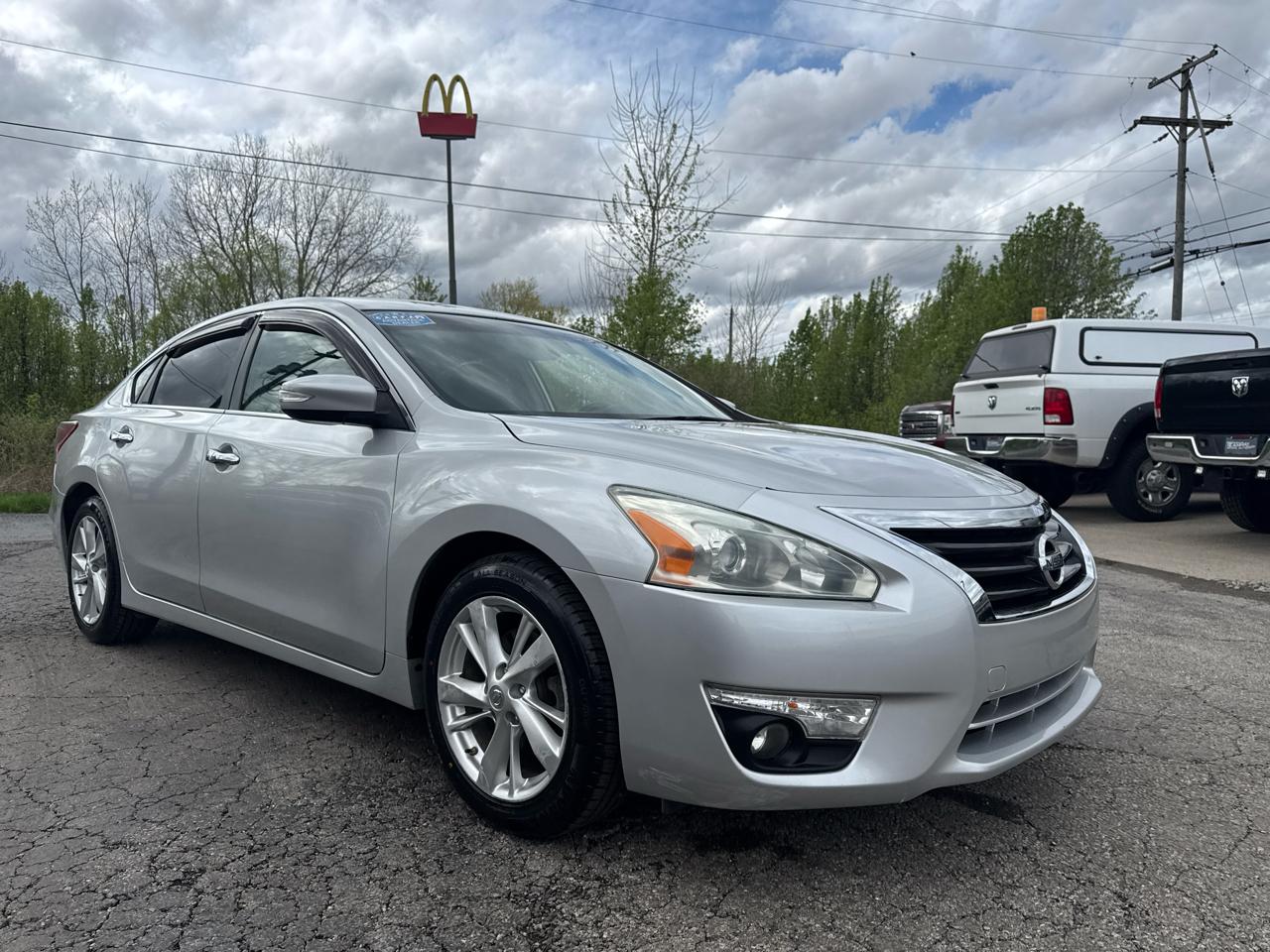 Nissan Altima 4dr Sdn I4 2.5 SL 2013