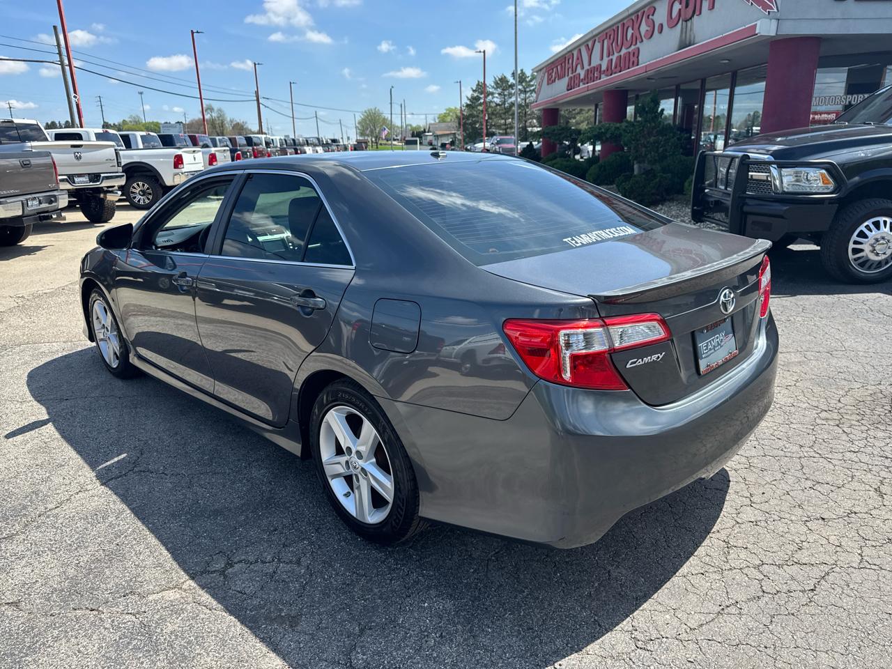 Toyota Camry 4dr Sdn I4 Auto XLE (Natl) 2013