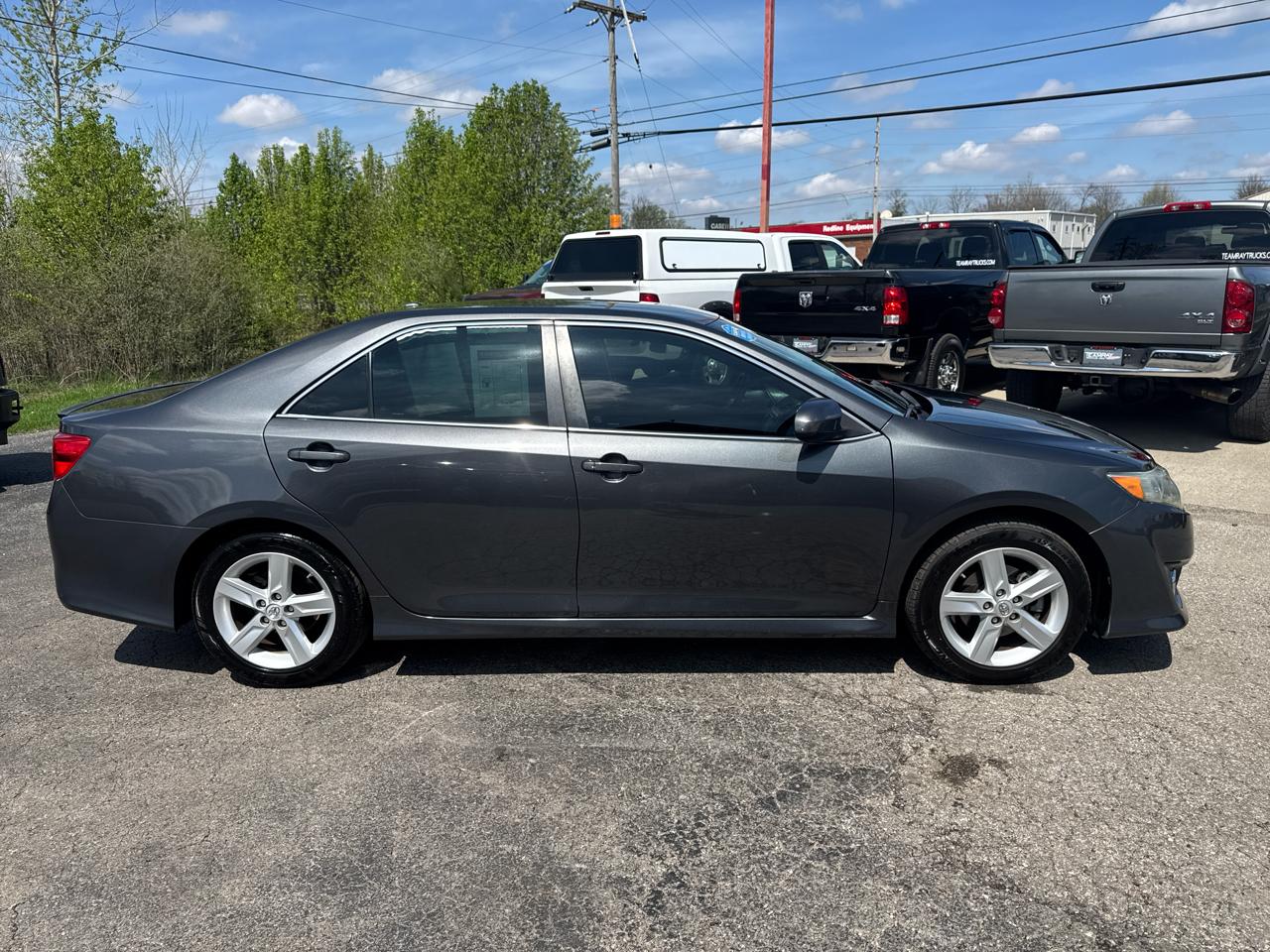 Toyota Camry 4dr Sdn I4 Auto XLE (Natl) 2013