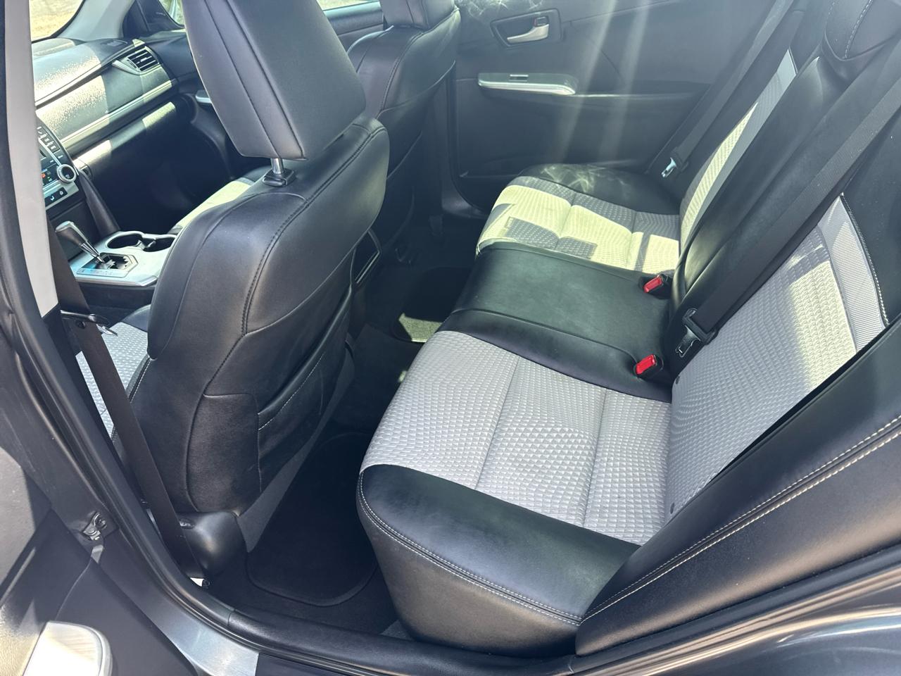 Toyota Camry 4dr Sdn I4 Auto XLE (Natl) 2013