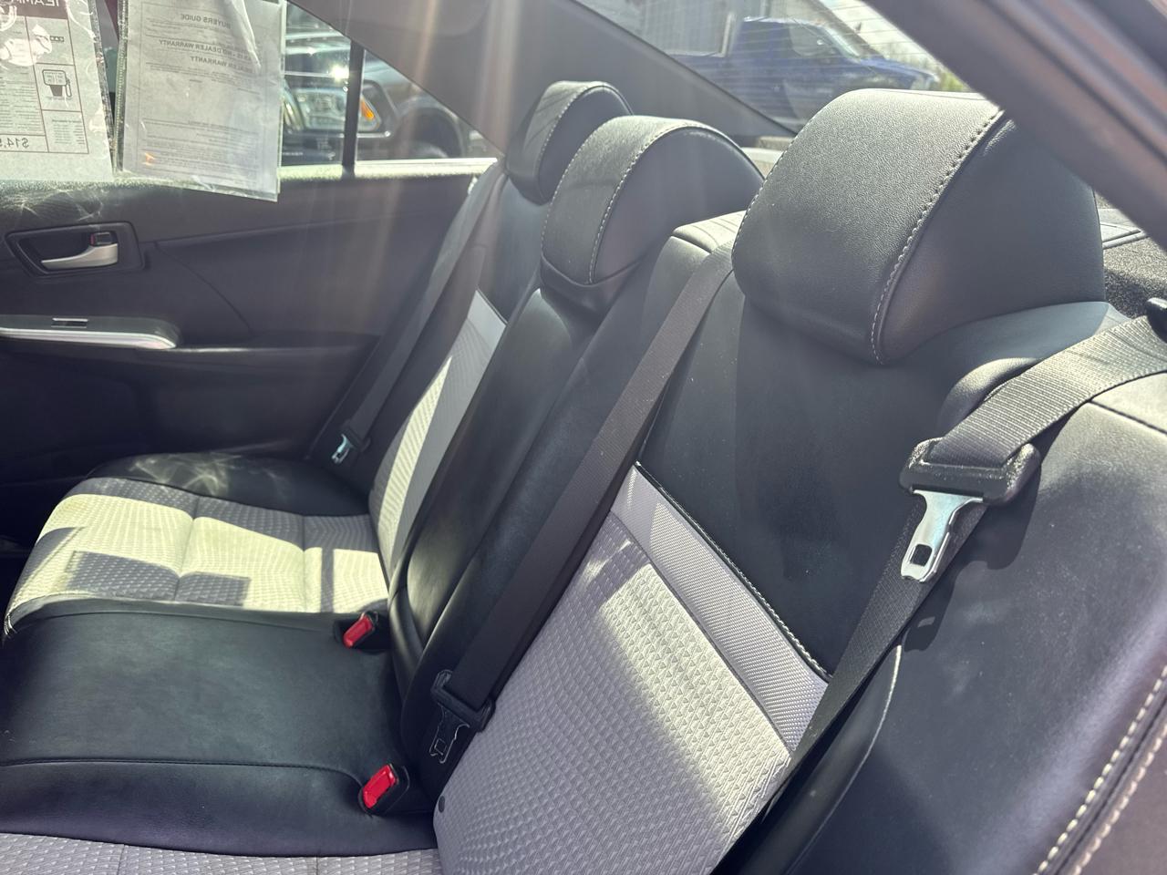 Toyota Camry 4dr Sdn I4 Auto XLE (Natl) 2013