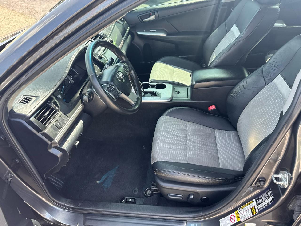 Toyota Camry 4dr Sdn I4 Auto XLE (Natl) 2013