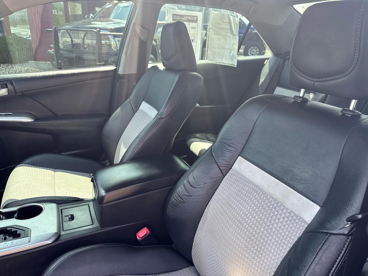 Toyota Camry 4dr Sdn I4 Auto XLE (Natl) 2013